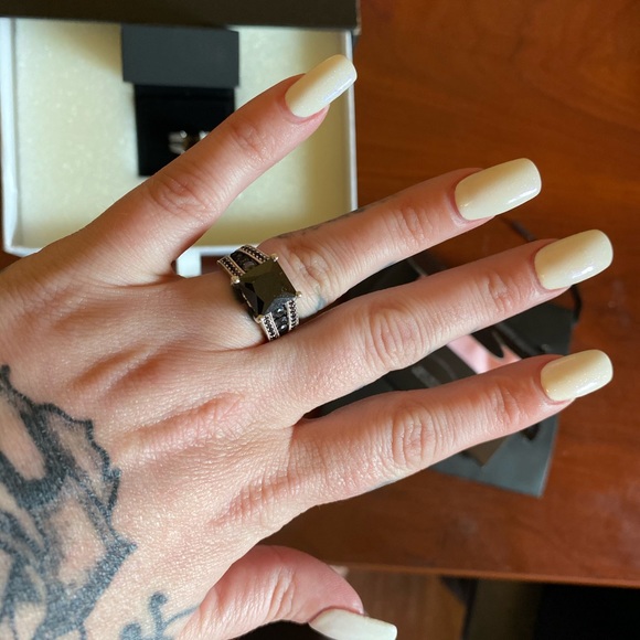 Engagement ring - Picture 2 of 5